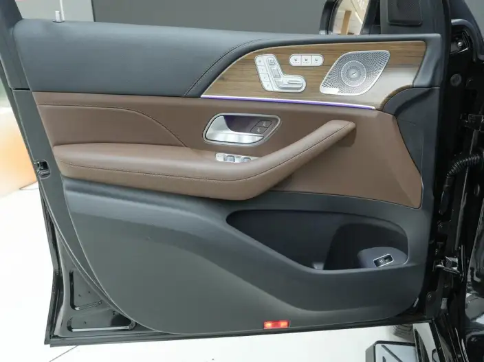 Mercedes-Benz GLS 2024 Model GLS 450 4MATIC Luxury Model – фото 9
