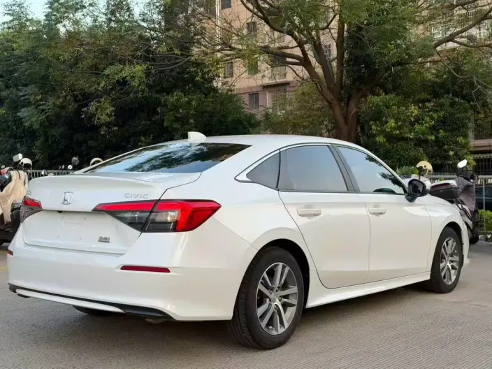 Honda Civic 2022 Model 240TURBO CVT Dynamic Edition – фото 6