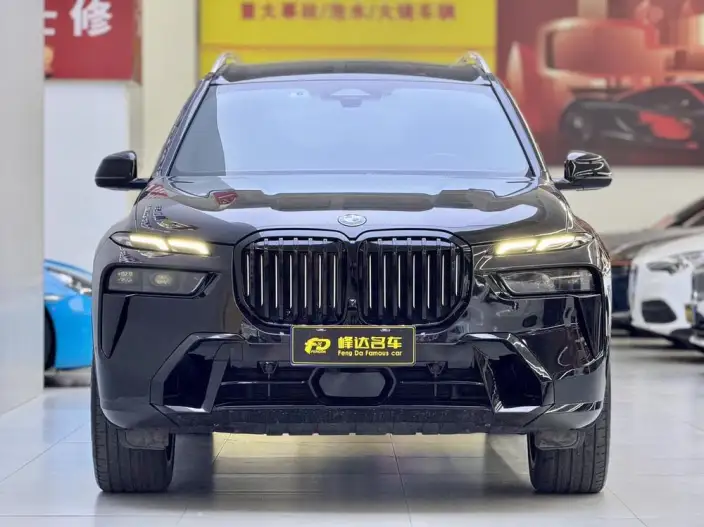 BMW X7 2023 Model xDrive40i Exclusive Model M Sports Set – фото 2