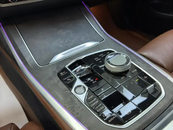 BMW X7 2023 Model xDrive40i Exclusive Model M Sports Set – фото 9