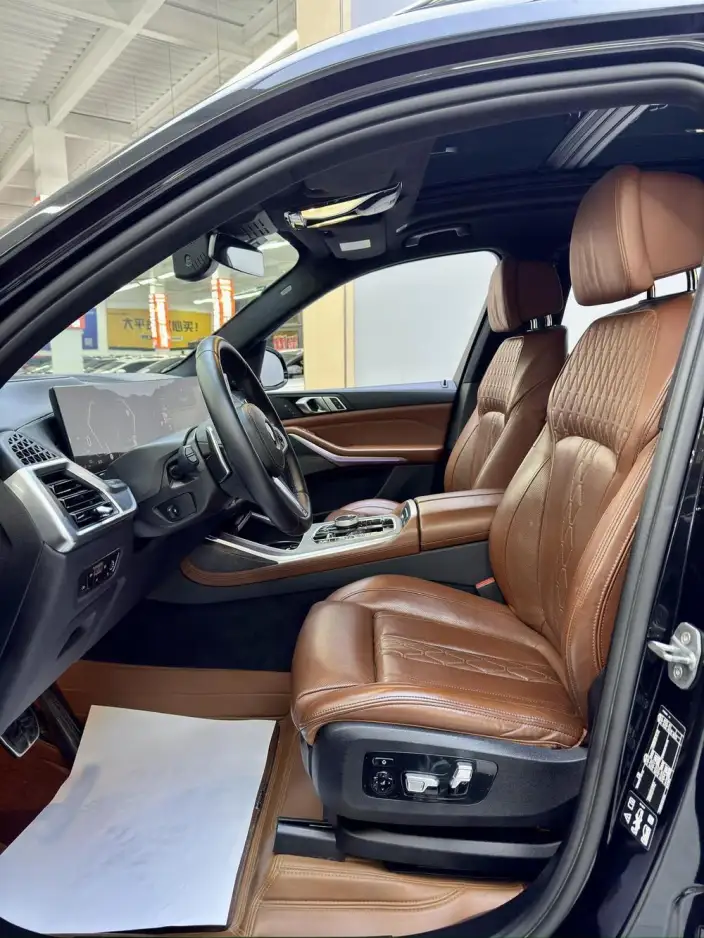 BMW X7 2023 Model xDrive40i Exclusive Model M Sports Set – фото 10