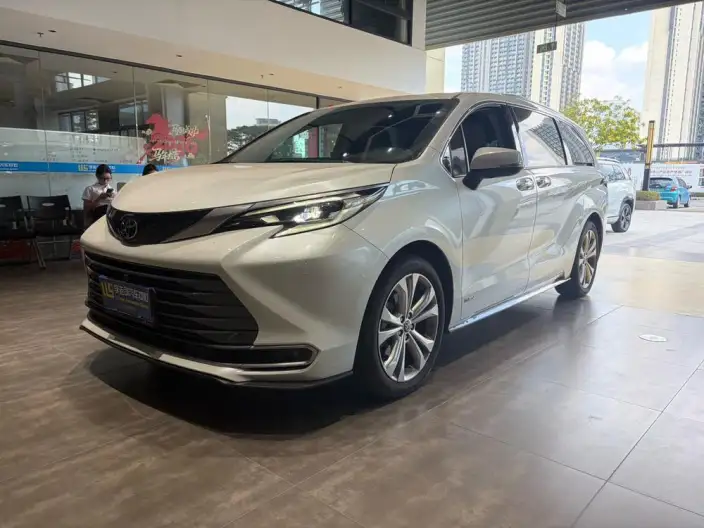 Toyota Sienna 2024 Model Hybrid 2.5L Premium Edition – фото 1