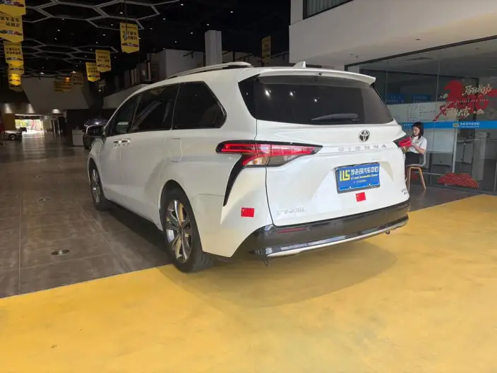 Toyota Sienna 2024 Model Hybrid 2.5L Premium Edition – фото 5