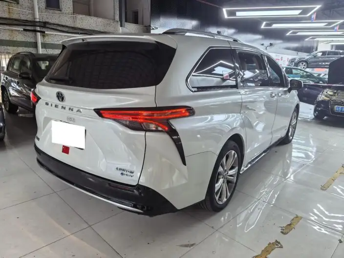 Toyota Sienna 2024 Model Hybrid 2.5L Premium Edition – фото 8