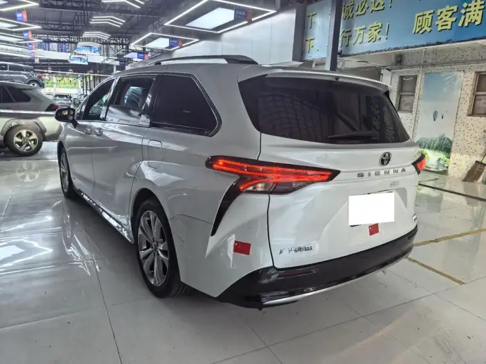 Toyota Sienna 2024 Model Hybrid 2.5L Premium Edition – фото 10