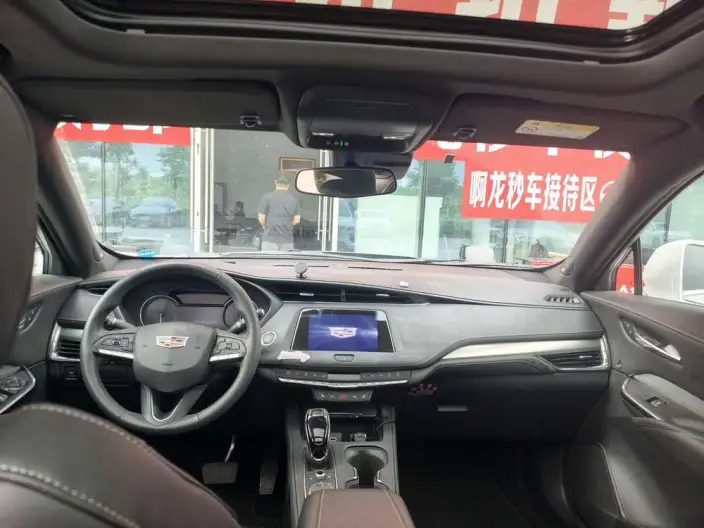 Cadillac XT4 2022 Model 28T 2WD Luxury Model – фото 6