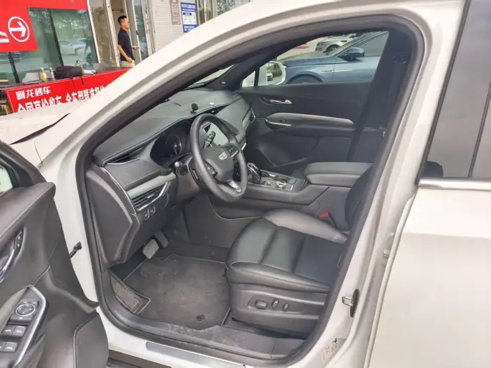 Cadillac XT4 2022 Model 28T 2WD Luxury Model – фото 8