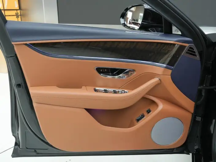 Continental Flying Spur 2022 Model 4.0T V8 Standard Edition – фото 8