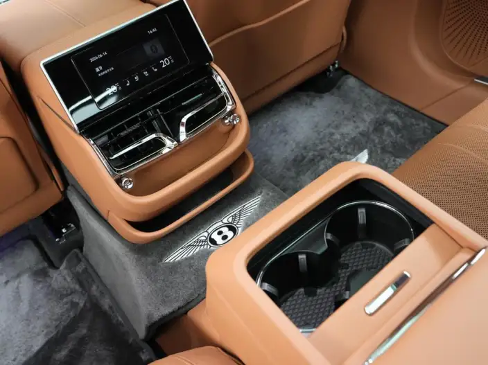 Continental Flying Spur 2022 Model 4.0T V8 Standard Edition – фото 10