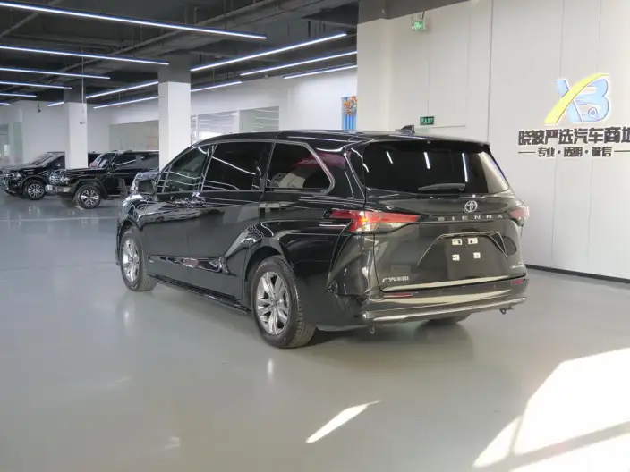 Toyota Sienna 2024 Model Hybrid 2.5L 4WD Deluxe Edition – фото 5