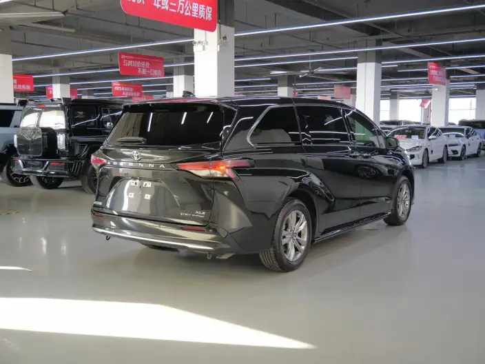 Toyota Sienna 2024 Model Hybrid 2.5L 4WD Deluxe Edition – фото 7