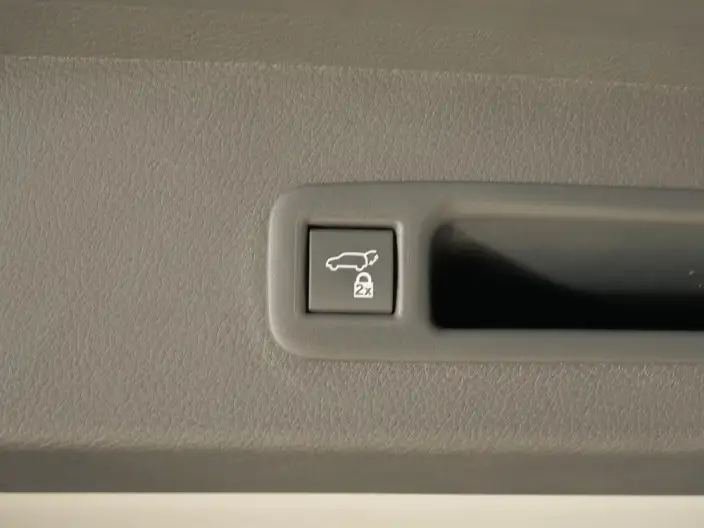 Toyota Sienna 2024 Model Hybrid 2.5L 4WD Deluxe Edition – фото 8