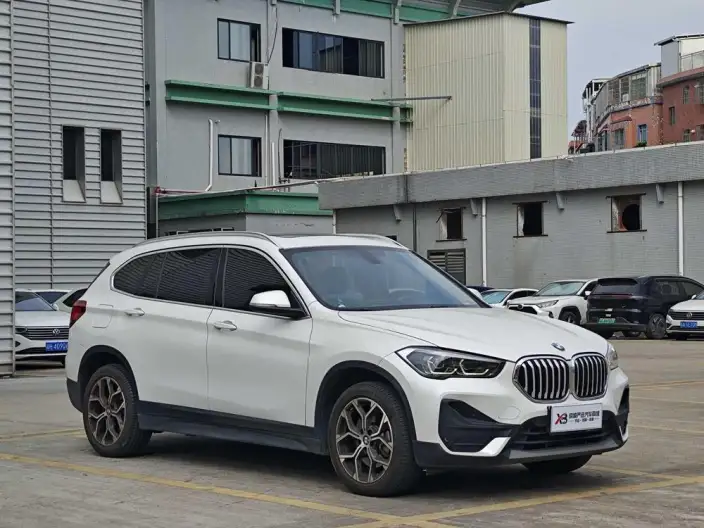 BMW X1 2022 Model sDrive25Li Leading Model – фото 3