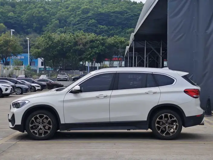 BMW X1 2022 Model sDrive25Li Leading Model – фото 4