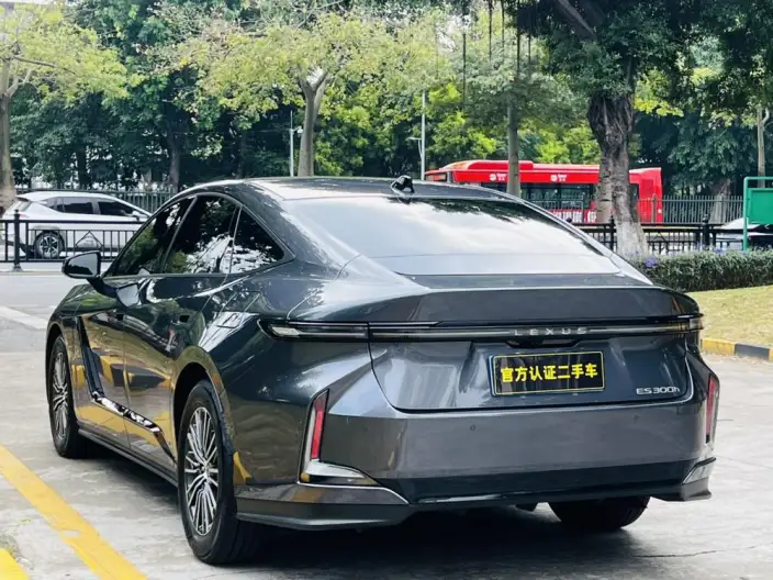 Lexus ES 2026 Model 300h