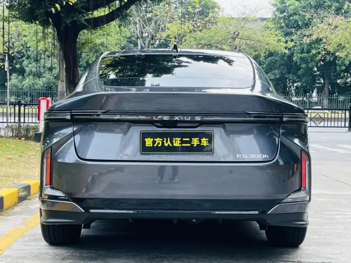 Lexus ES 2026 Model 300h – фото 5