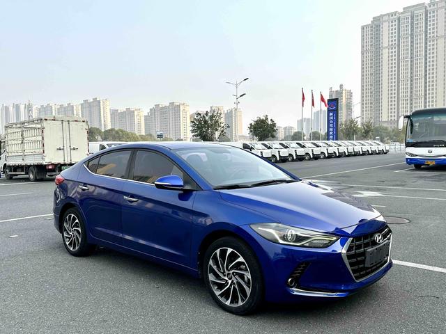 Hyundai Elantra Модель 2019 года 1.5L CVT Smart Hyun · Elite – фото 3