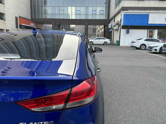 Hyundai Elantra Модель 2019 года 1.5L CVT Smart Hyun · Elite – фото 5