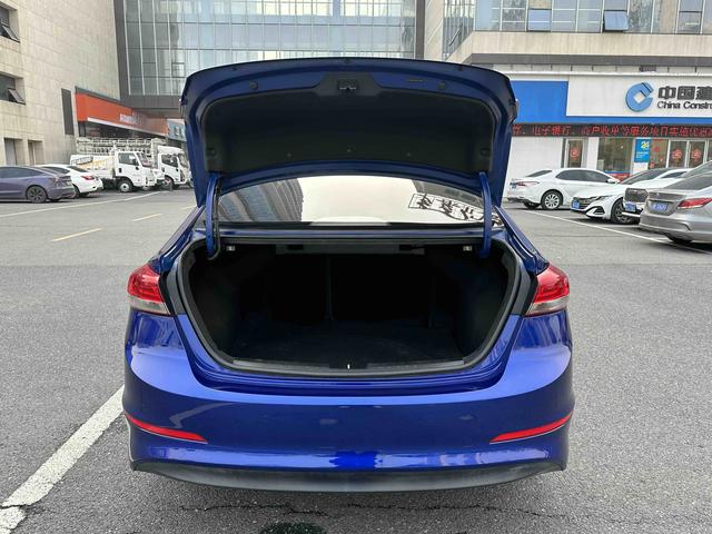 Hyundai Elantra Модель 2019 года 1.5L CVT Smart Hyun · Elite – фото 6