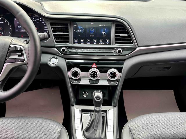 Hyundai Elantra Модель 2019 года 1.5L CVT Smart Hyun · Elite – фото 13