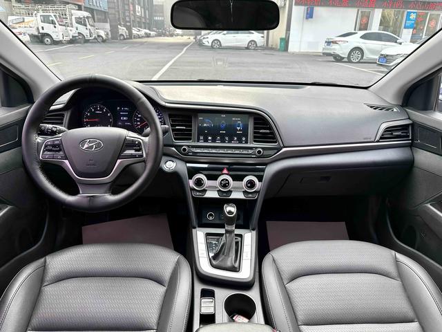 Hyundai Elantra Модель 2019 года 1.5L CVT Smart Hyun · Elite – фото 15