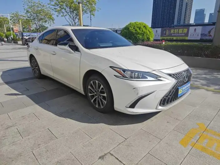 Lexus ES 2024 Model 200 Premium