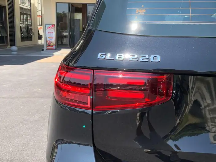 Mercedes-Benz GLB 2025 Model GLB 220 Fashion Model – фото 8