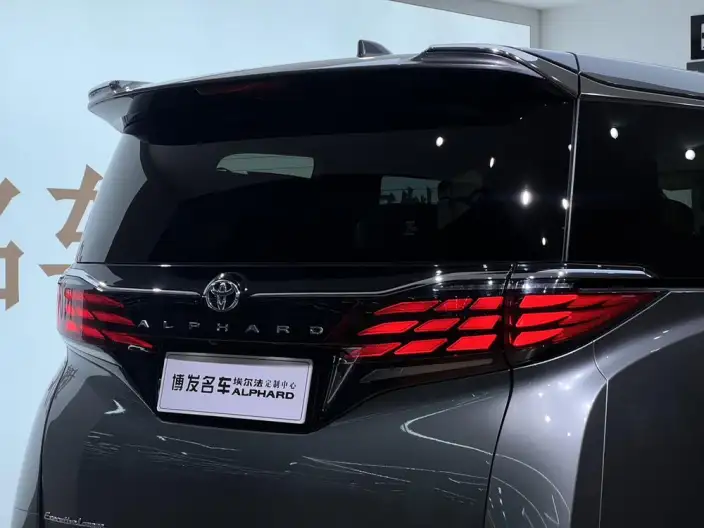 Elfa 2023 Model 2.5L Intelligent Hybrid 4WD Premium Edition – фото 10