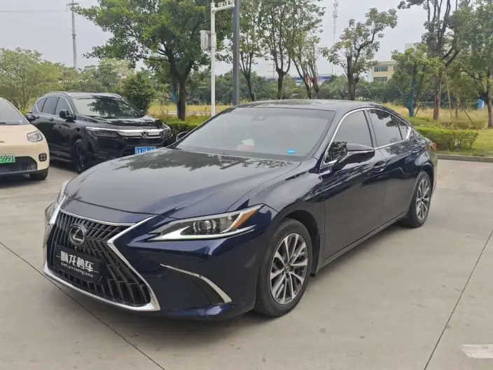 Lexus ES 2021 Model 260 Superior Edition