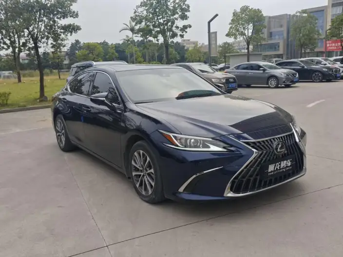 Lexus ES 2021 Model 260 Superior Edition