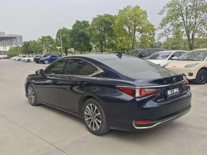 Lexus ES 2021 Model 260 Superior Edition