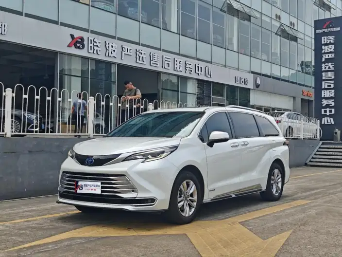 Toyota Sienna 2021 Model 2.5L Hybrid Platinum edition