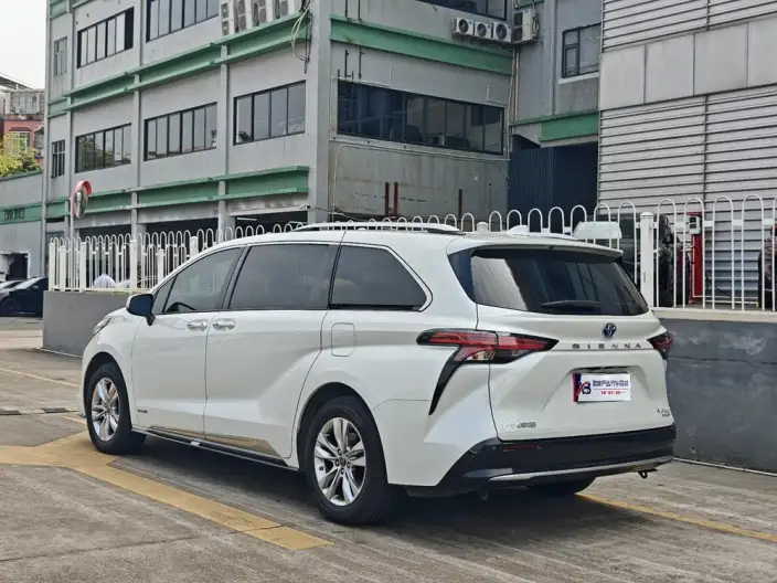 Toyota Sienna 2021 Model 2.5L Hybrid Platinum edition