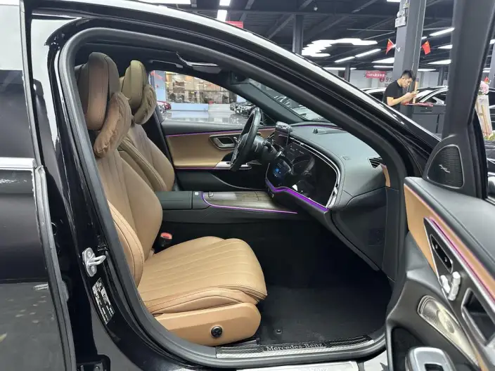 Mercedes-Benz E-Class 2024 Model E 300 L Luxury Model sedan – фото 7