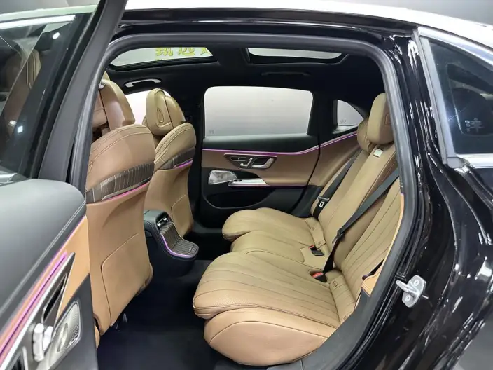 Mercedes-Benz E-Class 2024 Model E 300 L Luxury Model sedan – фото 9