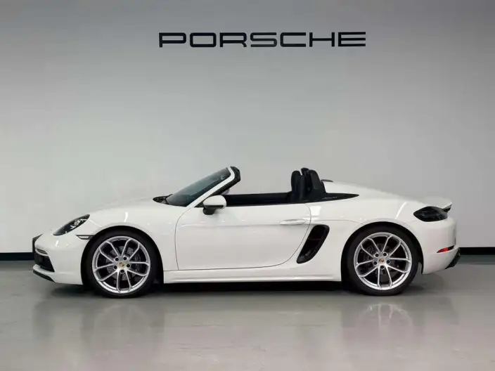 Porsche 718 2023 Model Spyder 2.0T