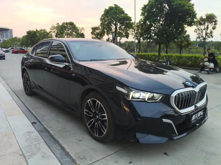 BMW 5 Series 2025 Model 525Li M Sports Set