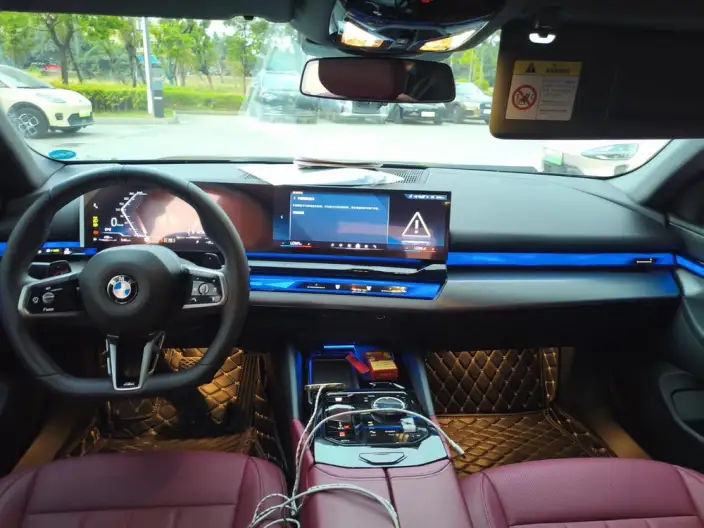 BMW 5 Series 2025 Model 525Li M Sports Set – фото 8