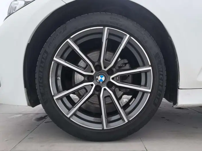 BMW 3 Series 2023 Model 320i M Sports Set – фото 5
