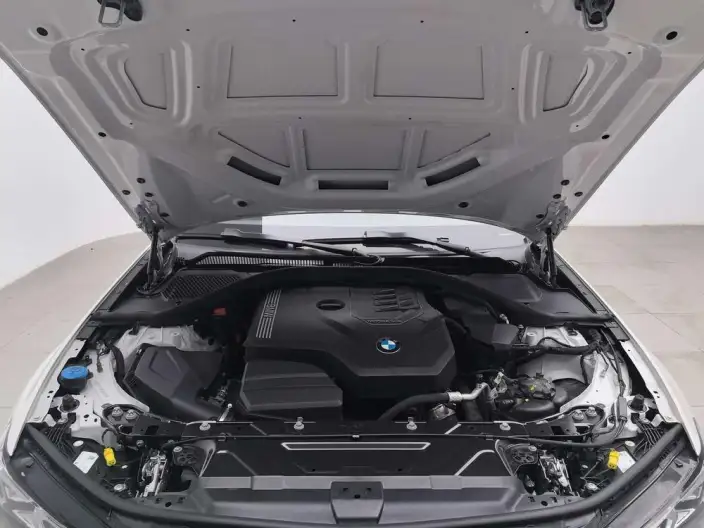 BMW 3 Series 2023 Model 320i M Sports Set – фото 6