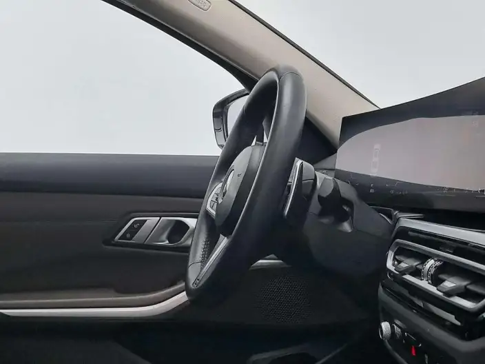 BMW 3 Series 2023 Model 320i M Sports Set – фото 9