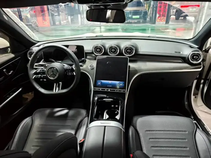 Mercedes-Benz C-Class 2025 Model C 260 L Sports Edition – фото 6
