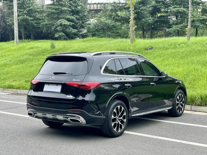 Mercedes-Benz GLC 2023 Model GLC 260 L 4MATIC Luxury Model 5 seat – фото 6