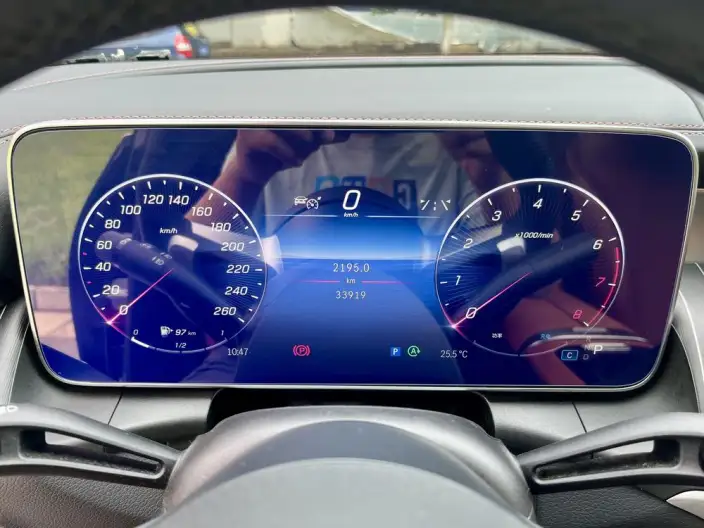 Mercedes-Benz GLC 2023 Model GLC 260 L 4MATIC Luxury Model 5 seat – фото 10
