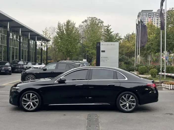 Mercedes-Benz E-Class 2025 Model E 300 L Fashion Model sedan