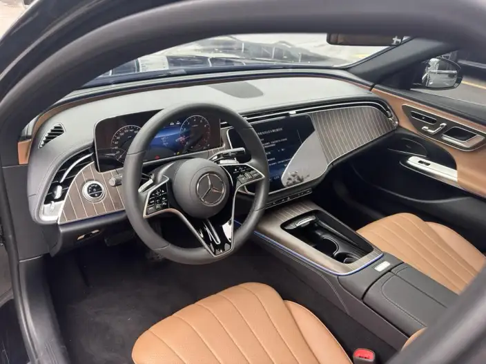 Mercedes-Benz E-Class 2025 Model E 300 L Fashion Model sedan – фото 10