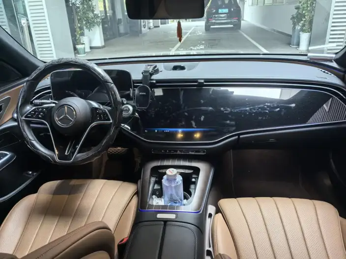 Mercedes-Benz E-Class PHEV 2024 Model E 350 e L sedan – фото 6