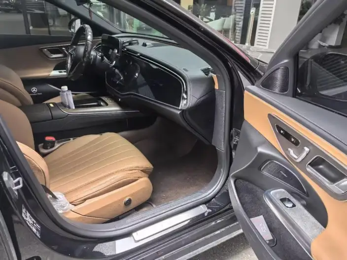 Mercedes-Benz E-Class PHEV 2024 Model E 350 e L sedan – фото 9