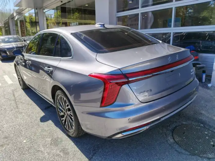 Hongqi H5 2024 Model 2.0T Automatic Flag Enjoy Edition