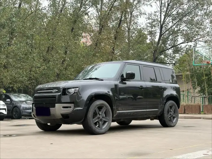Land Rover Defender 2025 Model 110 3.0T P400 SE X-Dynamic